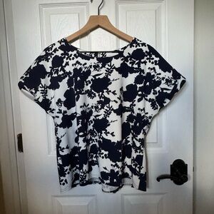Melloday boutique floral top M